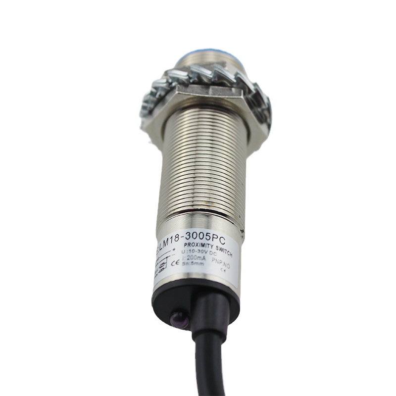 Flush PNP Metal Inductive Proximity Sensor LM18-3005PC 